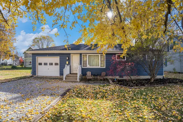 8 Poplar, Three Oaks, MI 49128