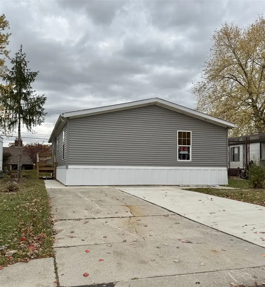 3900 W Jefferson, Trenton, MI 48183 - Image #1