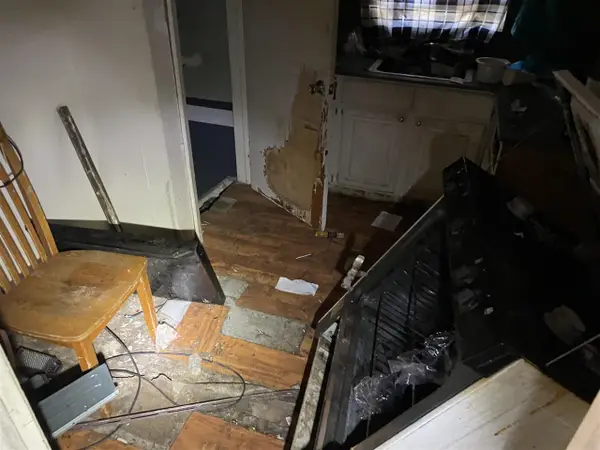 9616 Braile, Detroit, MI 48228