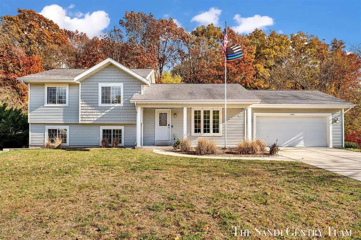 14001 Ridgewood, Holland, MI 49424 - #1