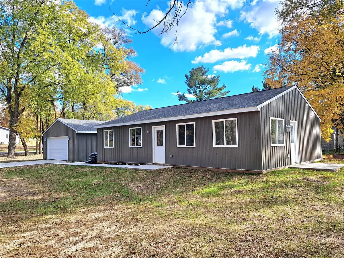 701 Lakeview, Paw Paw, MI 49079 - #1