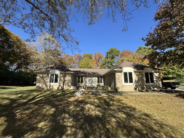 5218 Cherokee, Troy, MI 48098