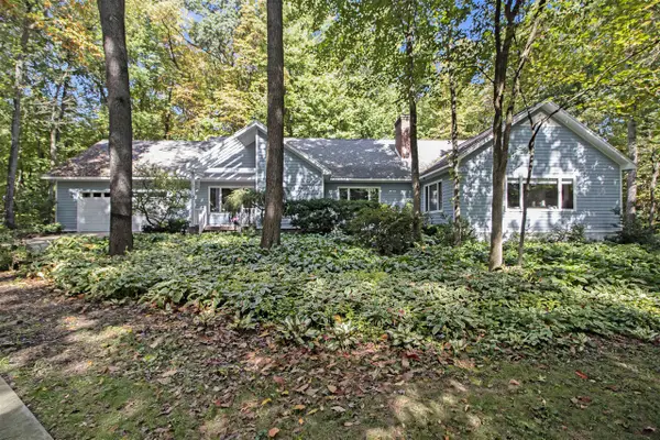 9453 Whispering Pines, Saline, MI 48176