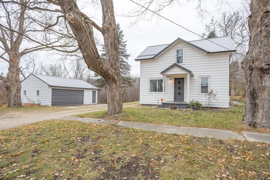 272 S Scott, Morley, MI 49336 - #2