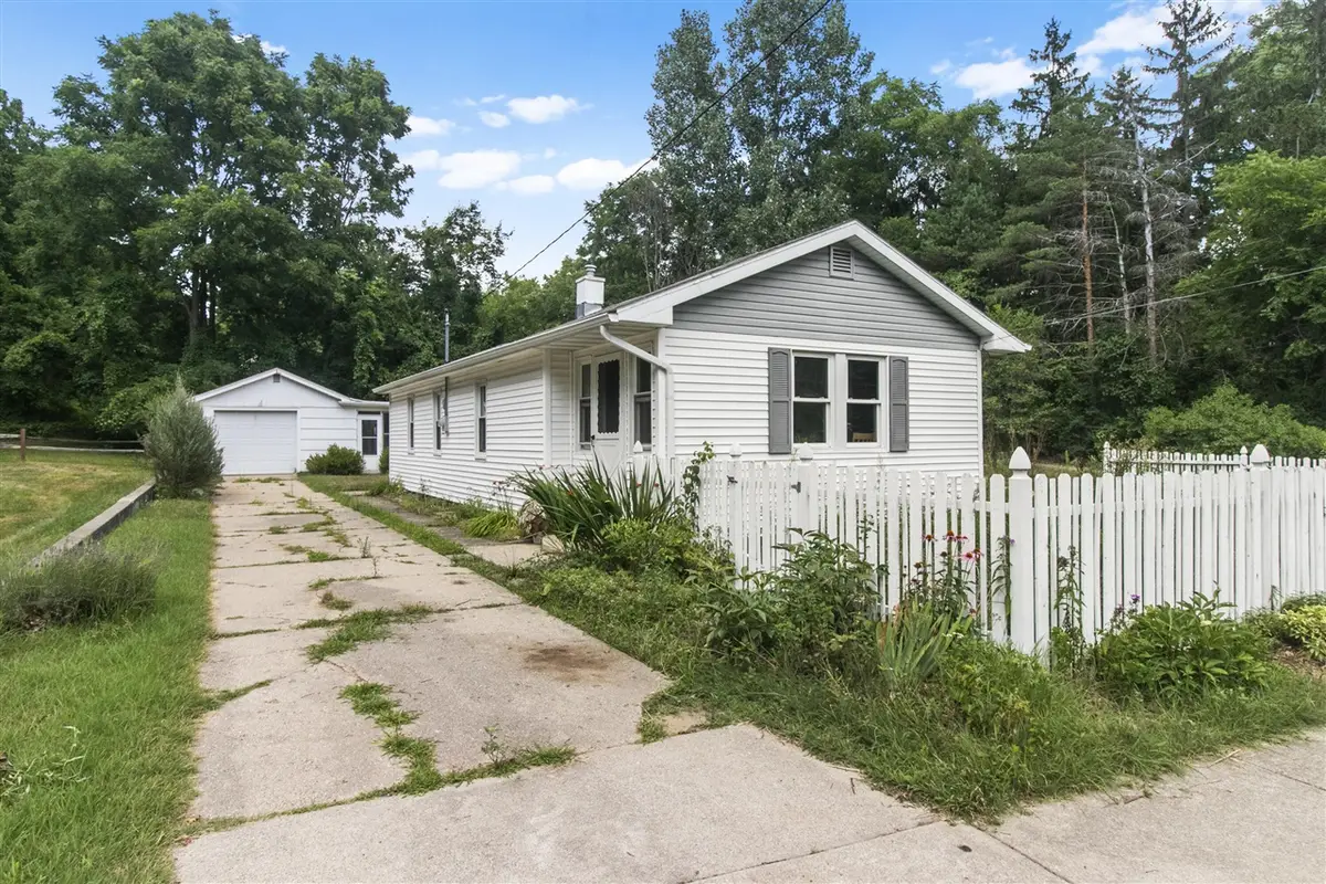 1063 Harding, Grand Rapids, MI 49544 - #1