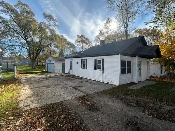 846 N Oak St, Evart, MI 49631