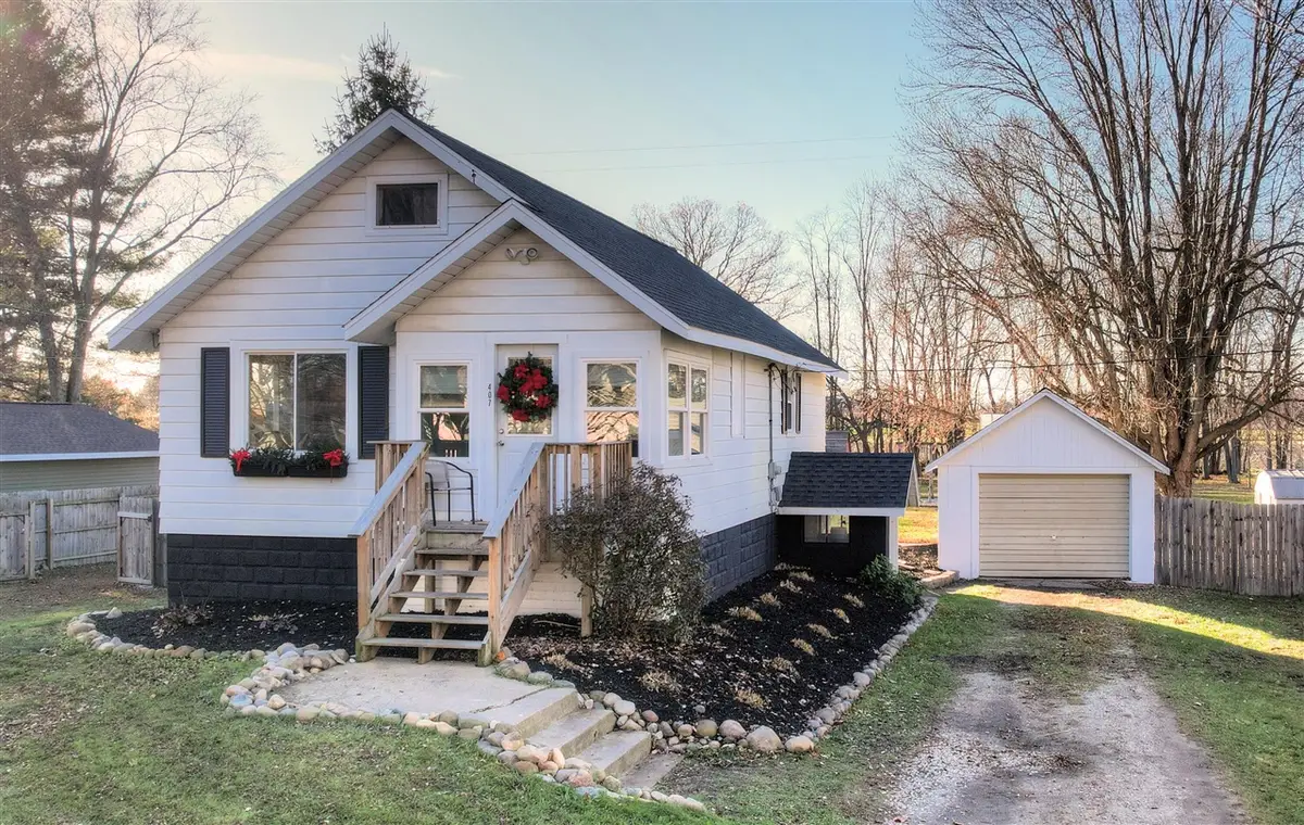 407 Selby, Hopkins, MI 49328 - #1