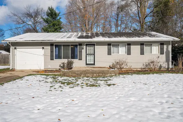 22214 Christiana, Edwardsburg, MI 49112