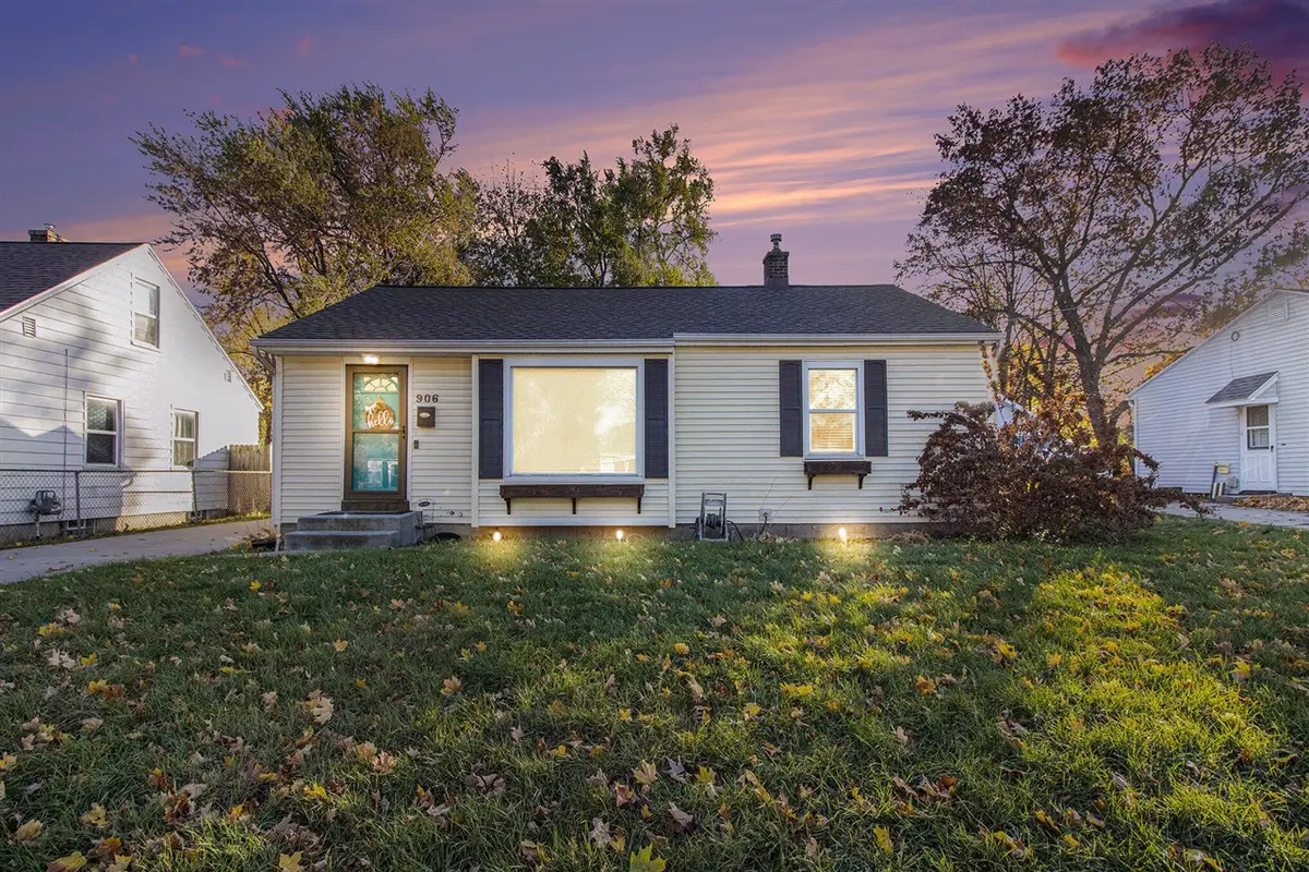 906 Kentfield, Wyoming, MI 49509 - #1