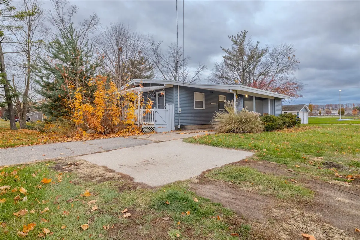 7595 28th, Hudsonville, MI 49426 - #1