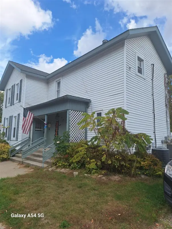 108 Burton, Clinton, MI 49236