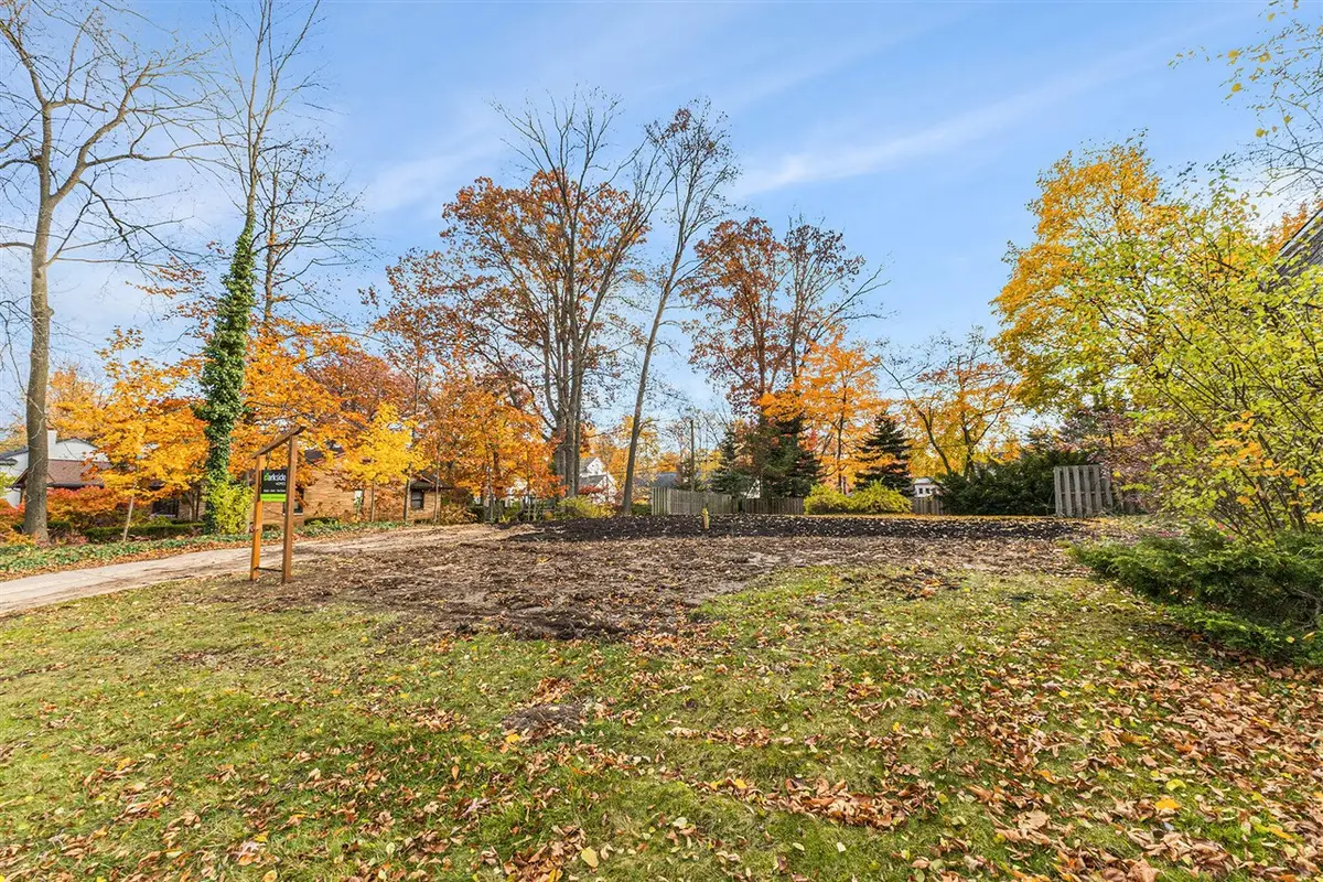 2656 Beechwood, Grand Rapids, MI 49506 - #1