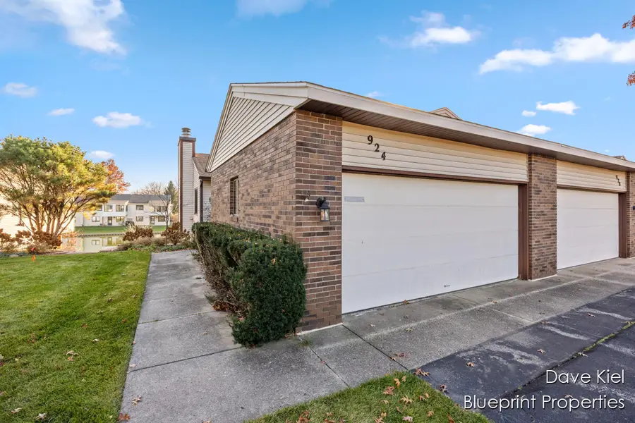 924 Amberwood West, Byron Center, MI 49315 - Image #2