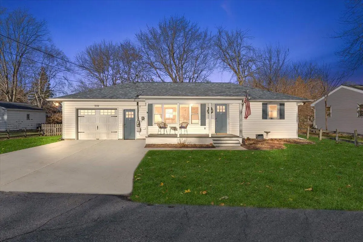 304 Mechanic, Stockbridge, MI 49285 - #1