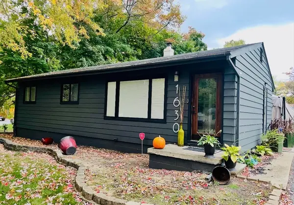 1630 Weymouth, West Bloomfield, MI 48324