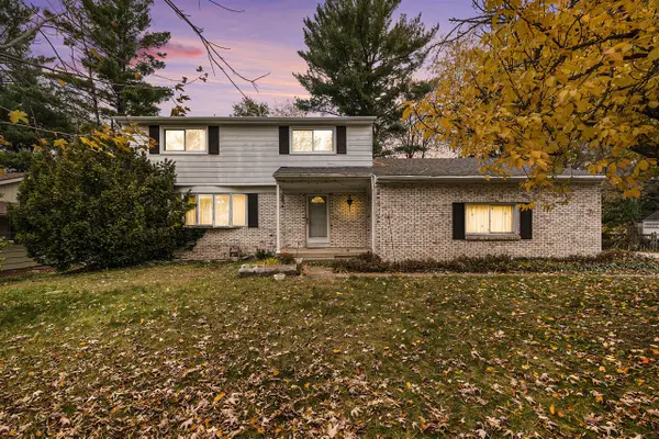 1423 Mapleview, Kentwood, MI 49508