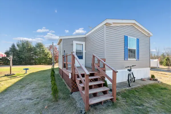 20089 W Lake Montcalm, Howard City, MI 49329