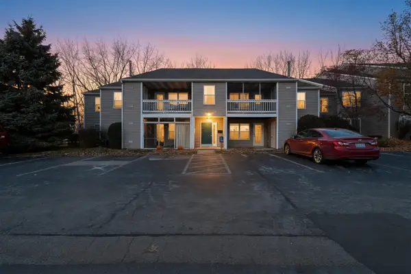 3075 Poplar Creek #303, Grand Rapids, MI 49512