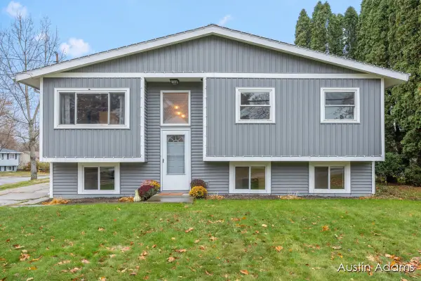 1005 W Main, Middleville, MI 49333