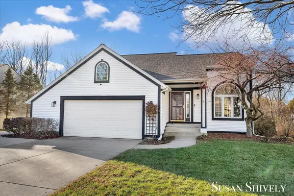 6903 Lake Bluff, Comstock Park, MI 49321