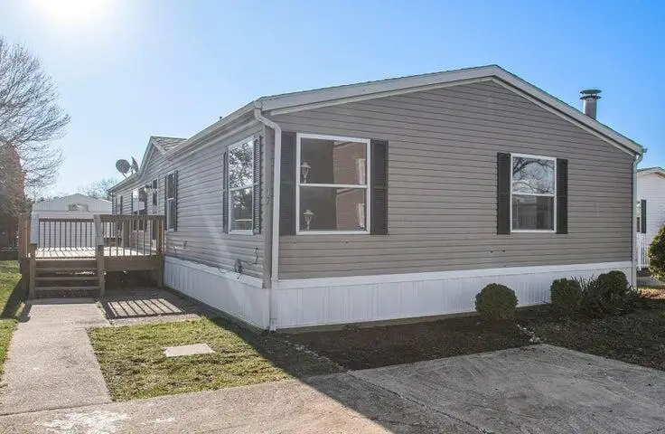 69205 Garver Lake #17, Edwardsburg, MI 49112 - #1