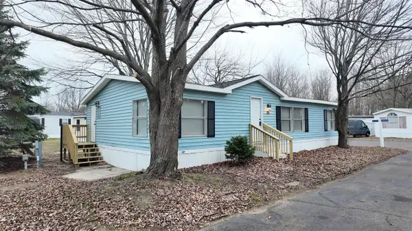 1281 E Pontaluna #28, Norton Shores, MI 49456