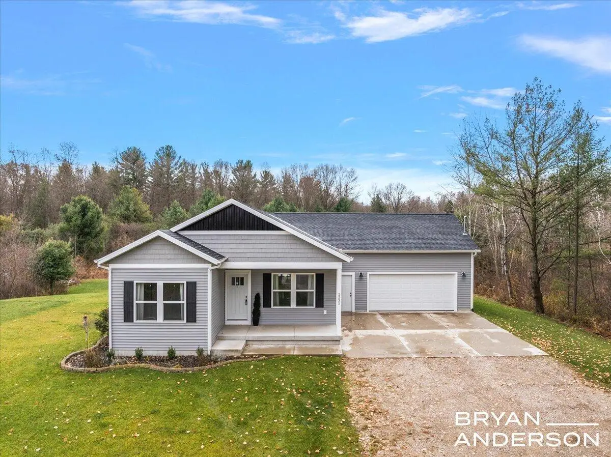 2555 W River, Muskegon, MI 49445 - #1