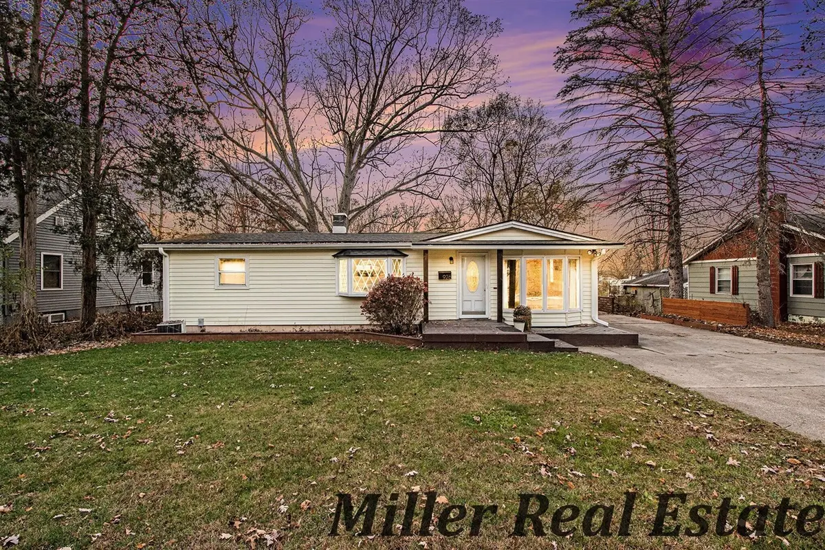 926 N Washington, Lowell, MI 49331 - #1