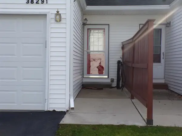 38291 Warner Farms #10, Westland, MI 48185