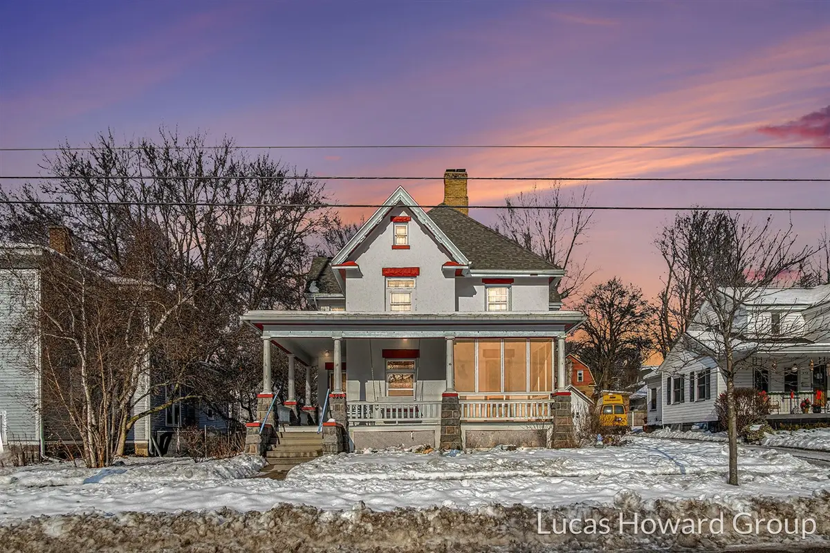 326 E Washington, Ionia, MI 48846 - #1