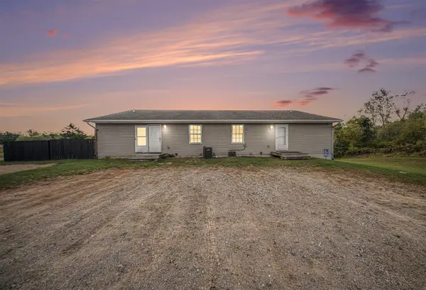 l10497 S Jackson, Cement City, MI 49233