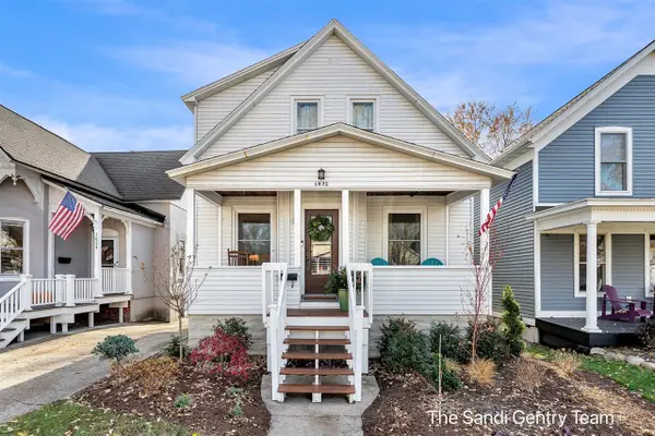 1022 Washington, Grand Haven, MI 49417