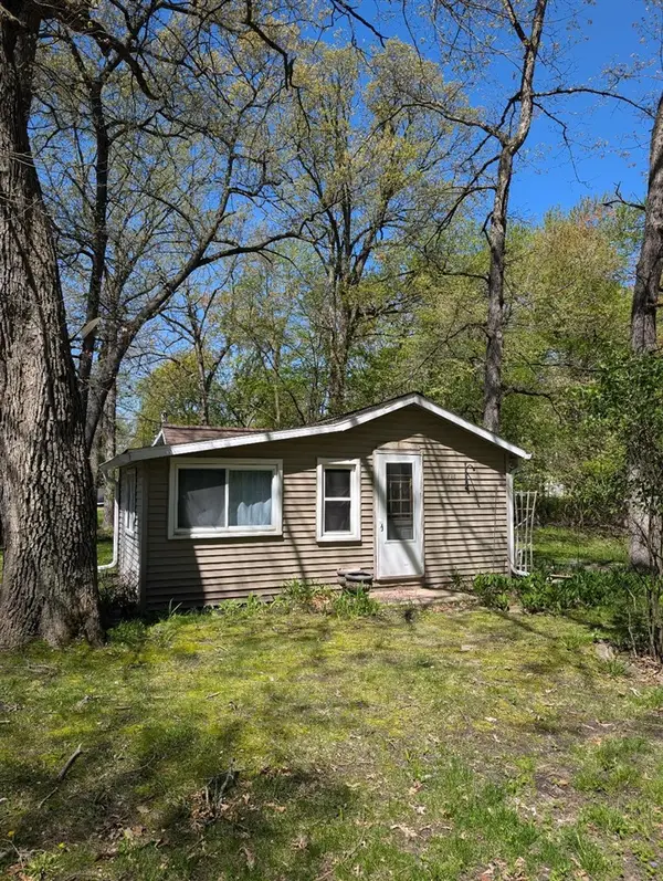 216 Portage Lake, Munith, MI 49259