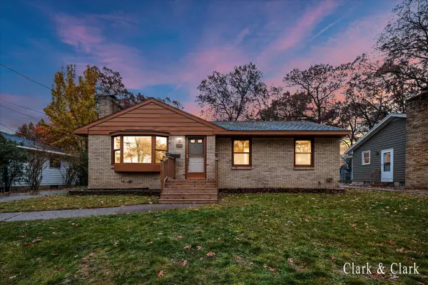 1716 Royal Oak, Wyoming, MI 49519