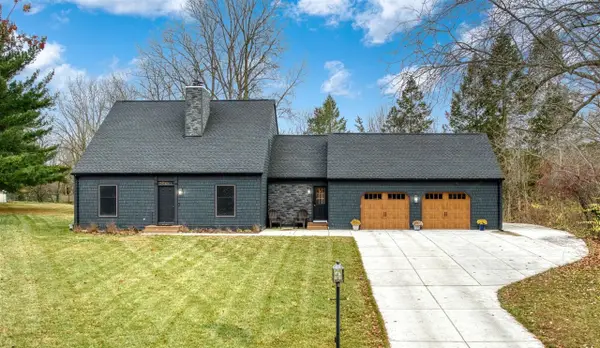 1544 Brookfield, Adrian, MI 49221