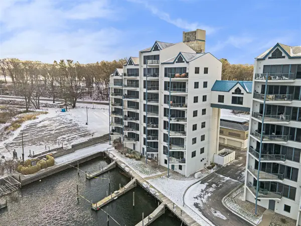 2964 Lakeshore #E403, Muskegon, MI 49441