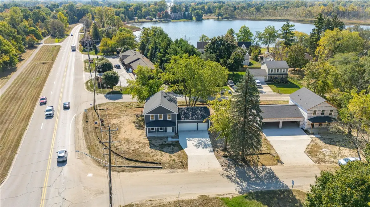 3349 Mill Lake Rd, Lake Orion, MI 48360 - #1