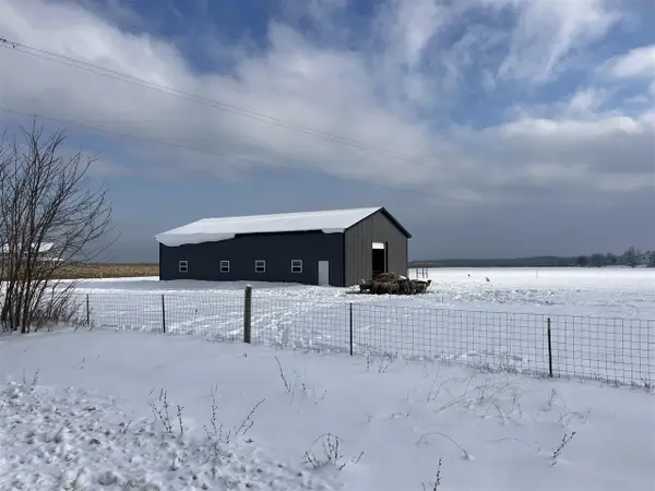 44872 Co Rd 374, Paw Paw, MI 49079