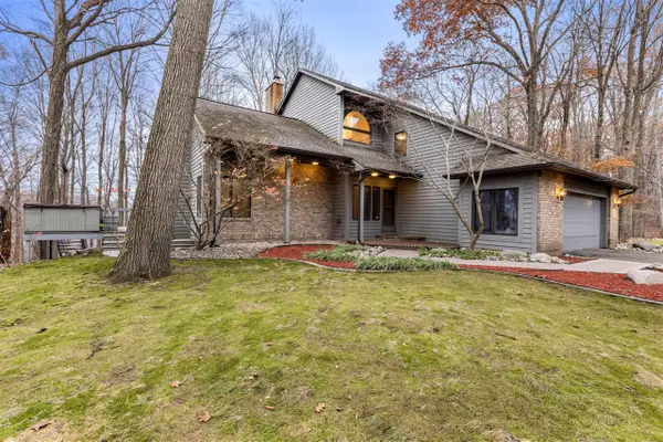 15833 E B, Augusta, MI 49012