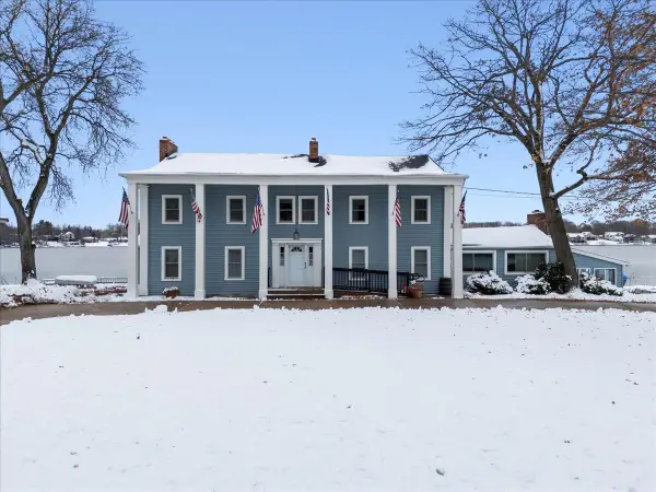 6081 Kinyon, Brighton, MI 48116