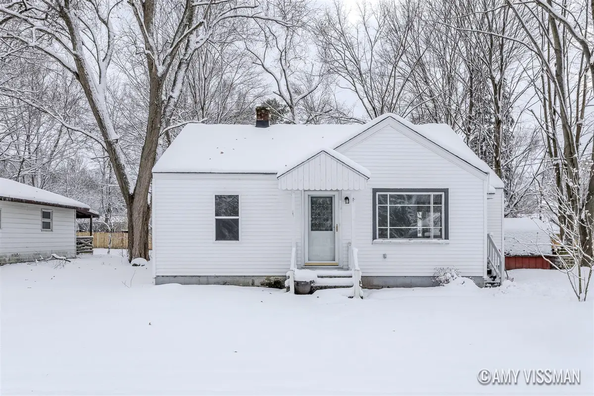 412 E Berrien, Paw Paw, MI 49079 - #1