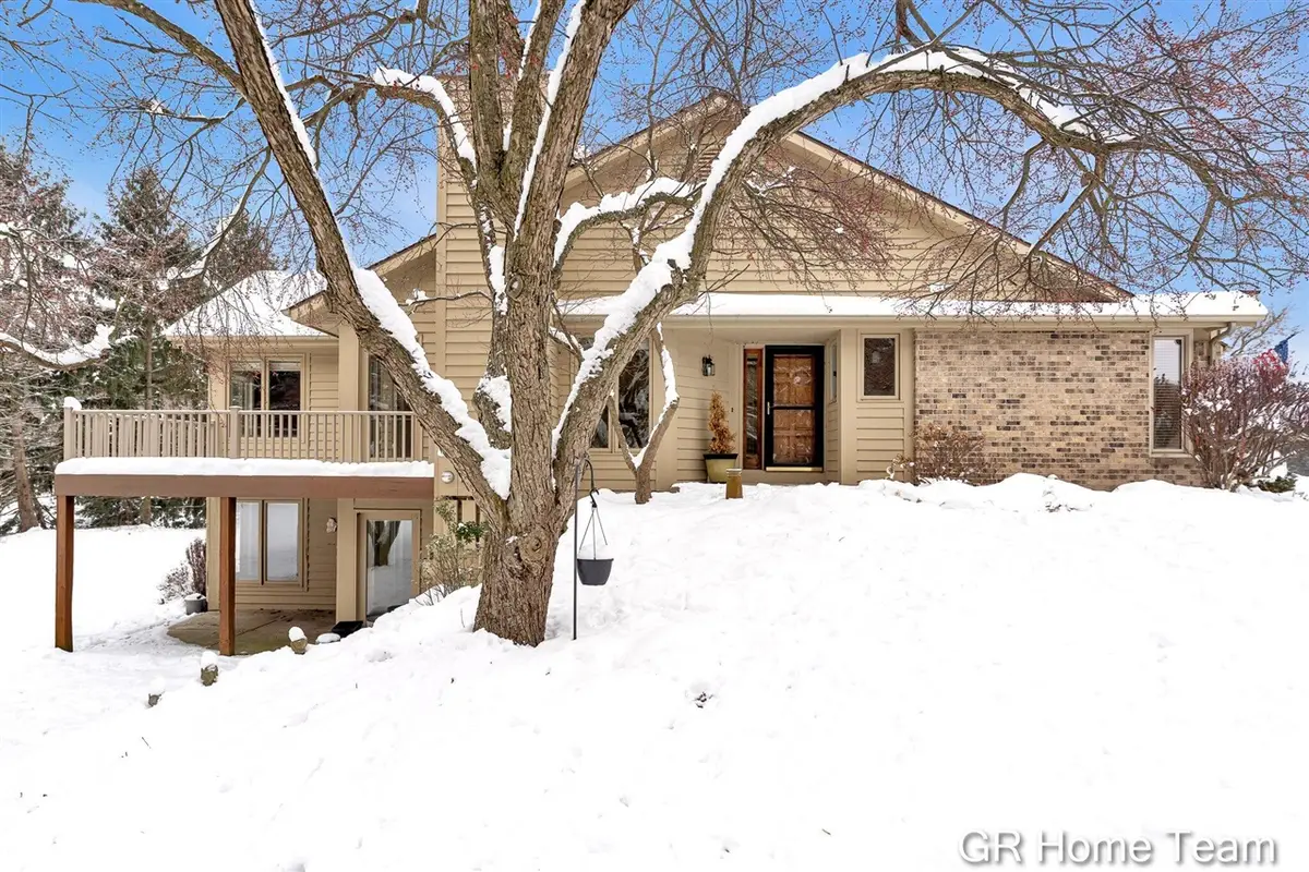 1946 Cross Bend #35, Grand Rapids, MI 49505 - #1