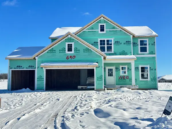 690 Lincoln Lawns, Grand Rapids, MI 49534