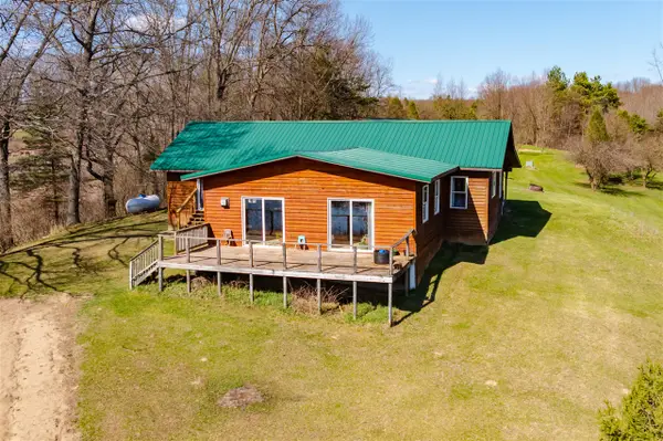 7350 Cedar Creek, Delton, MI 49046