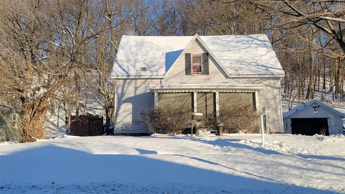 728 E Main, Ionia, MI 48846 - #1