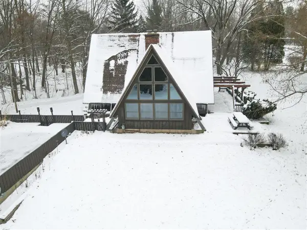 5577 Kenowa, Grandville, MI 49418