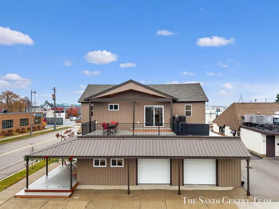 300 N 7th #Unit 2 - Upper, Grand Haven, MI 49417 - #3