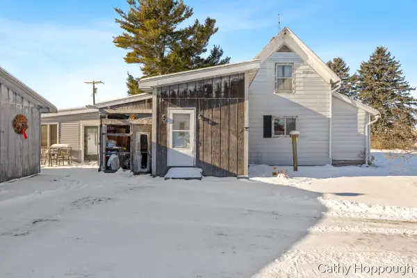 3834 E Station, Sheridan, MI 48884