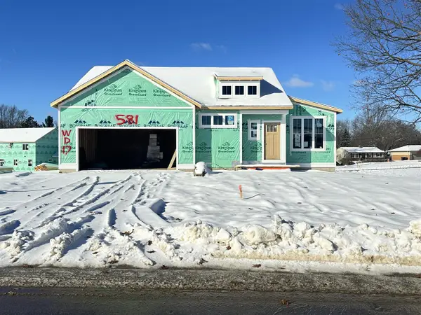 581 Waterford Village, Grand Rapids, MI 49534