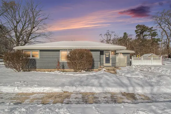 409 South, Spring Lake, MI 49456